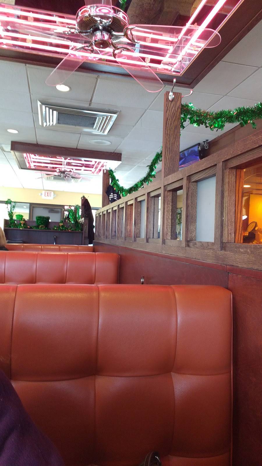 Acropolis Diner | restaurant | 1864 Dixwell Ave, Hamden, CT 06514, USA | 2032880400 OR +1 203-288-0400