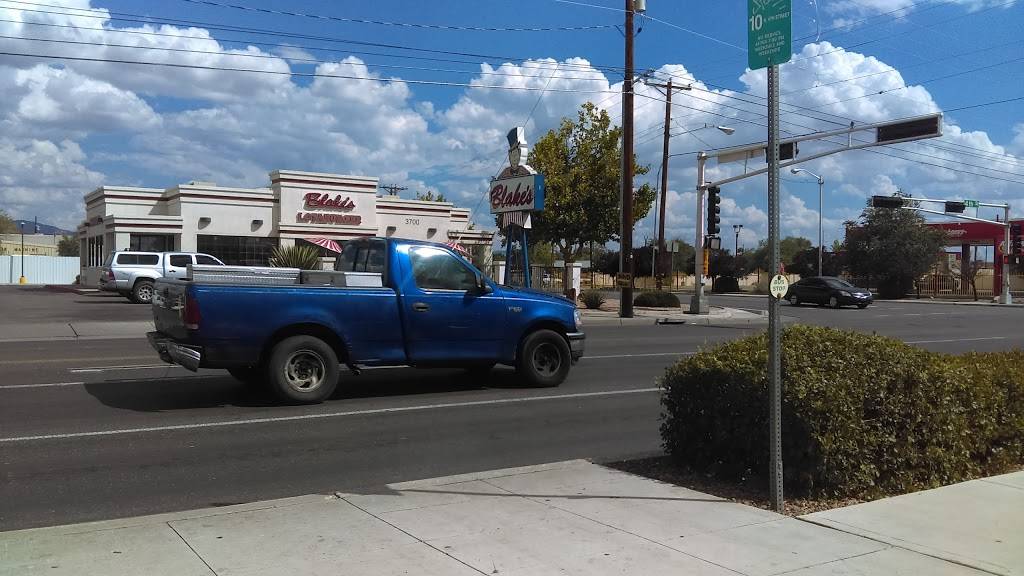 Blakes Lotaburger | restaurant | 3700 4th St NW, Albuquerque, NM 87107, USA | 5053442521 OR +1 505-344-2521