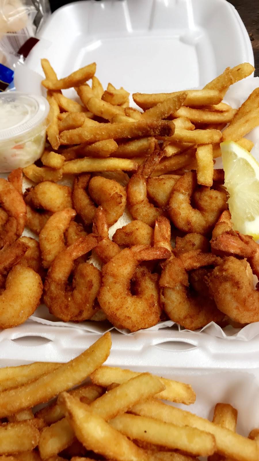 Mikes fish and chicken | restaurant | 3028 Colerain Ave, Cincinnati, OH 45225, USA | 5135412930 OR +1 513-541-2930