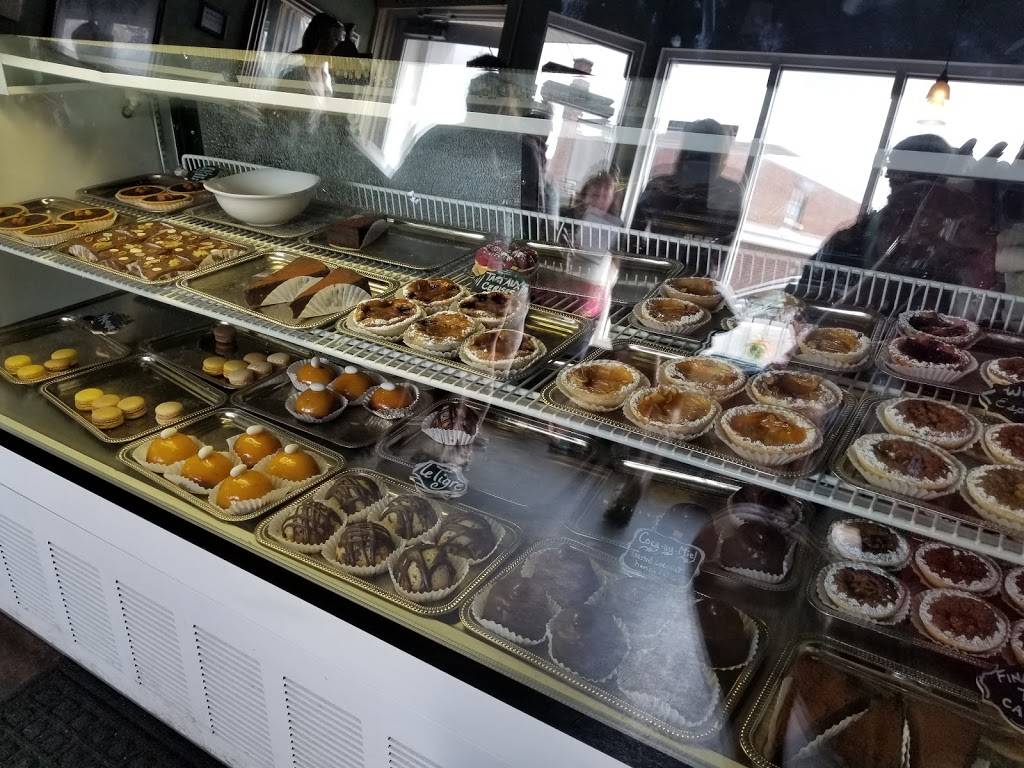 Patisserie Amie | restaurant | 237 Lake Ave # 200, Traverse City, MI 49684, USA | 2319229645 OR +1 231-922-9645