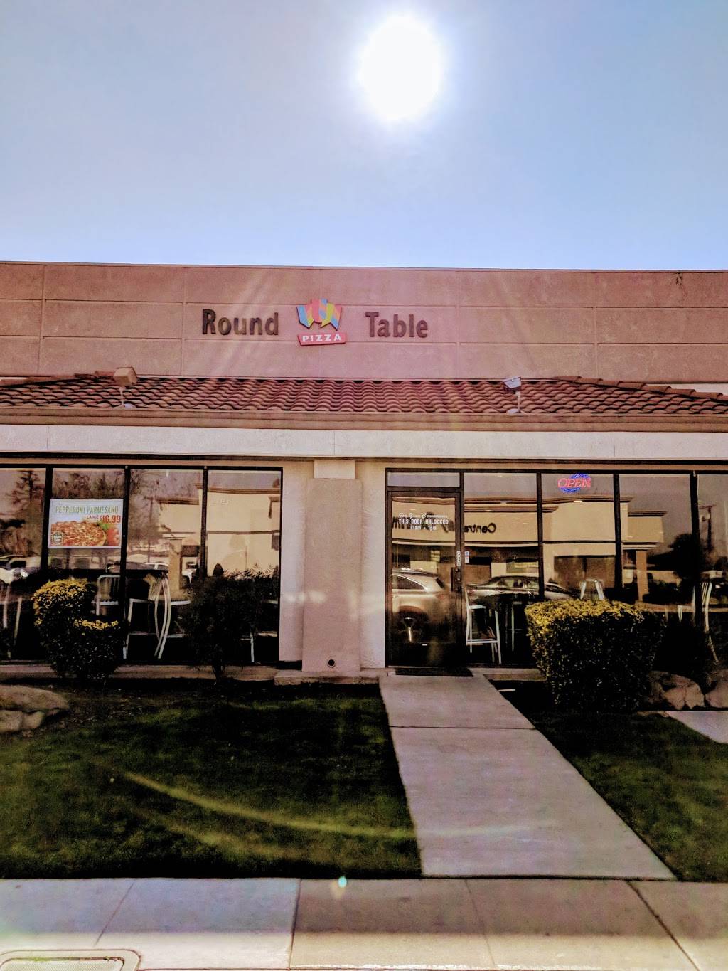 Round Table Pizza | meal delivery | 1930 Howard Rd #101, Madera, CA 93637, USA | 5596737043 OR +1 559-673-7043