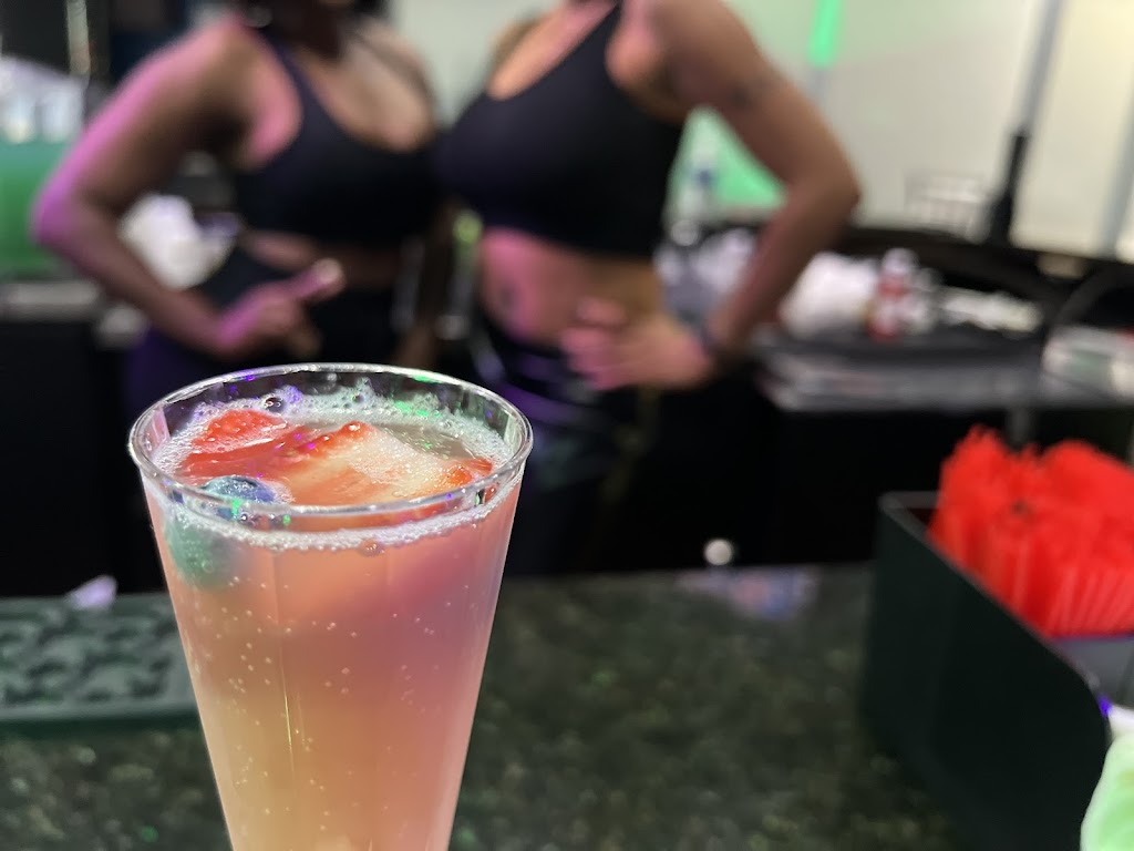 LUX RESTAURANT & LOUNGE | restaurant | 4900 Powerline Rd, Fort Lauderdale, FL 33309, USA | 9546788878 OR +1 954-678-8878