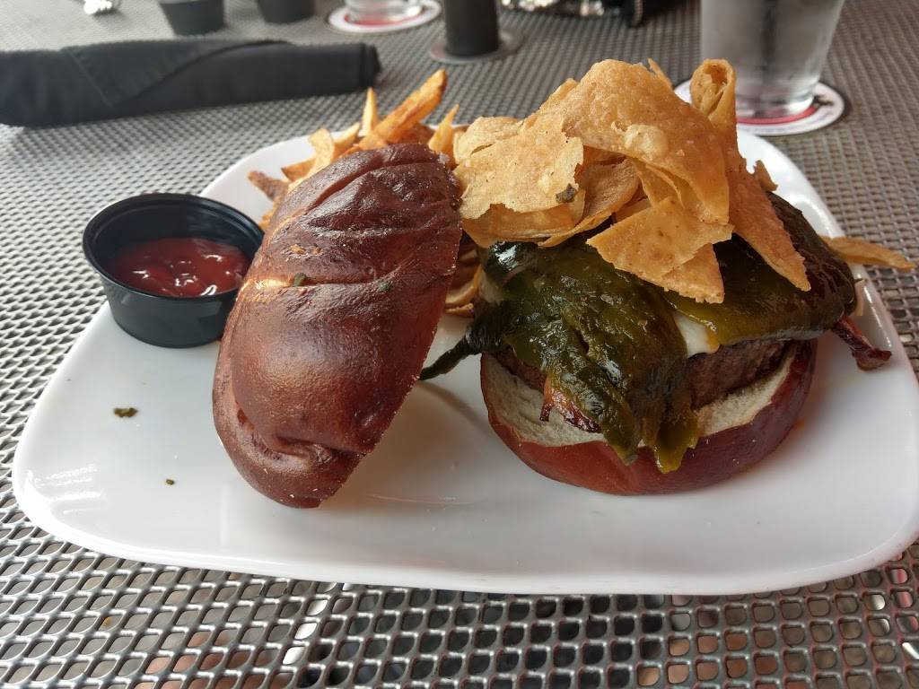 Kumas Corner | restaurant | 2900 W Belmont Ave, Chicago, IL 60618, USA | 7736048769 OR +1 773-604-8769