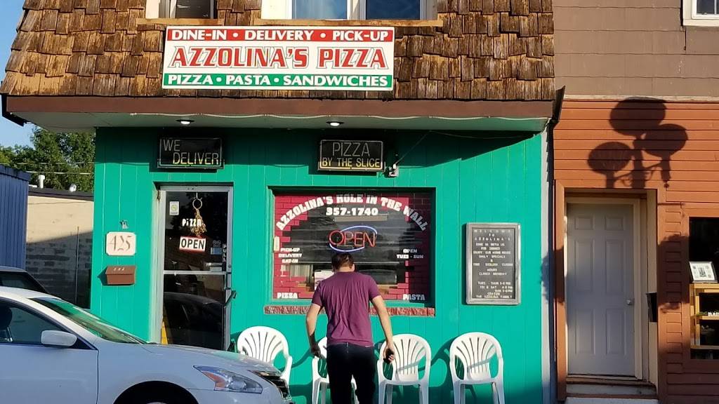 Azzolinas Hole in the Wall | meal delivery | 425 Main Ave, Clear Lake, IA 50428, USA | 6413571740 OR +1 641-357-1740