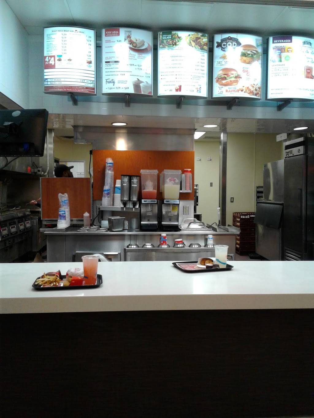 Wendys | restaurant | 3560 Greenfield Rd, Dearborn, MI 48120, USA | 3132405295 OR +1 313-240-5295