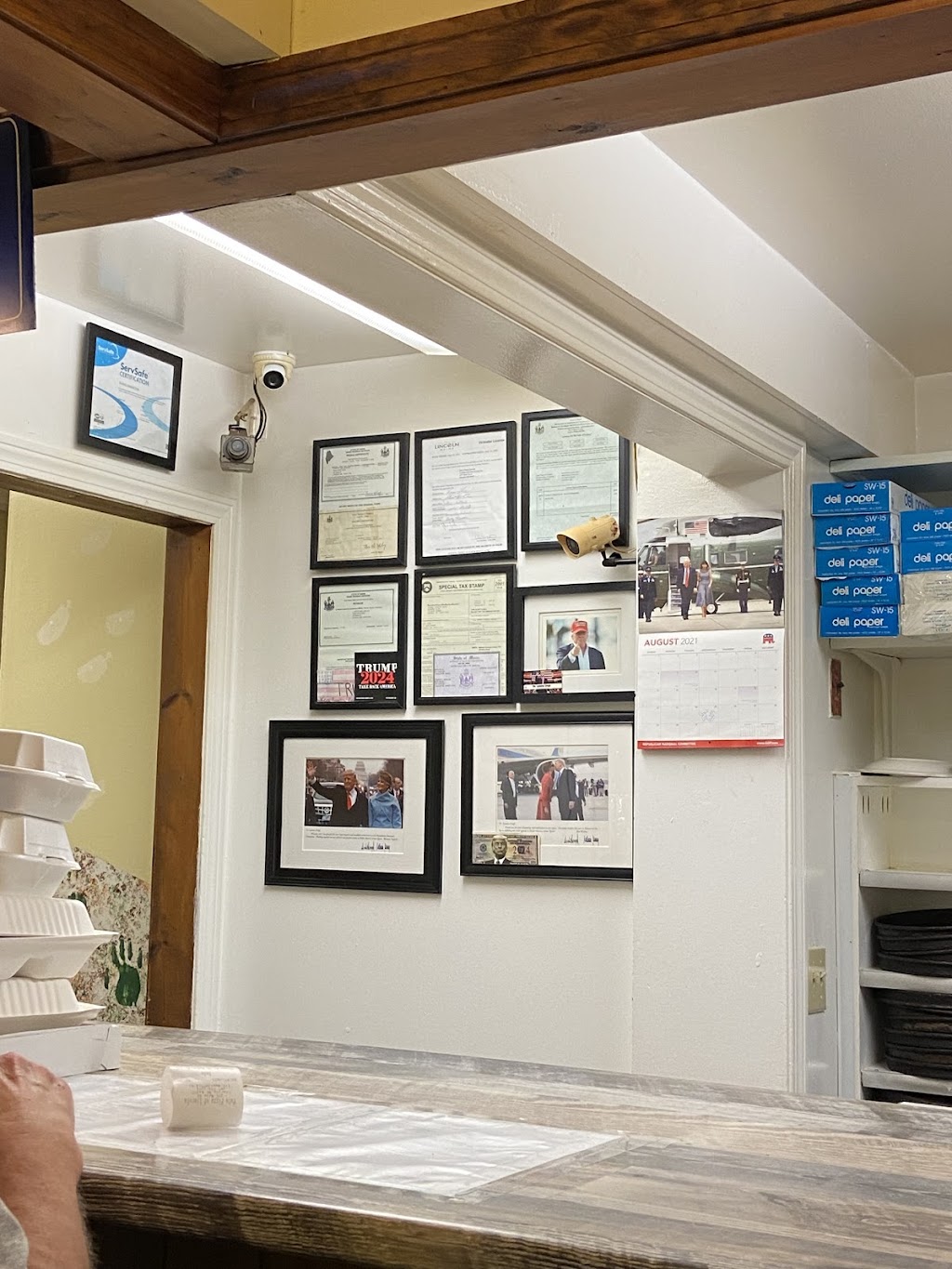 Pats Pizza | restaurant | 237 Main St, Lincoln, ME 04457, USA | 2077942211 OR +1 207-794-2211