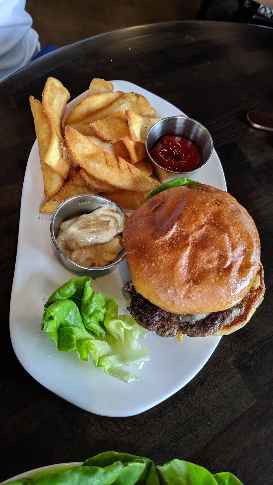 Corner Bistro | restaurant | 102 N Bridge St, Bellaire, MI 49615, USA | 2314097088 OR +1 231-409-7088