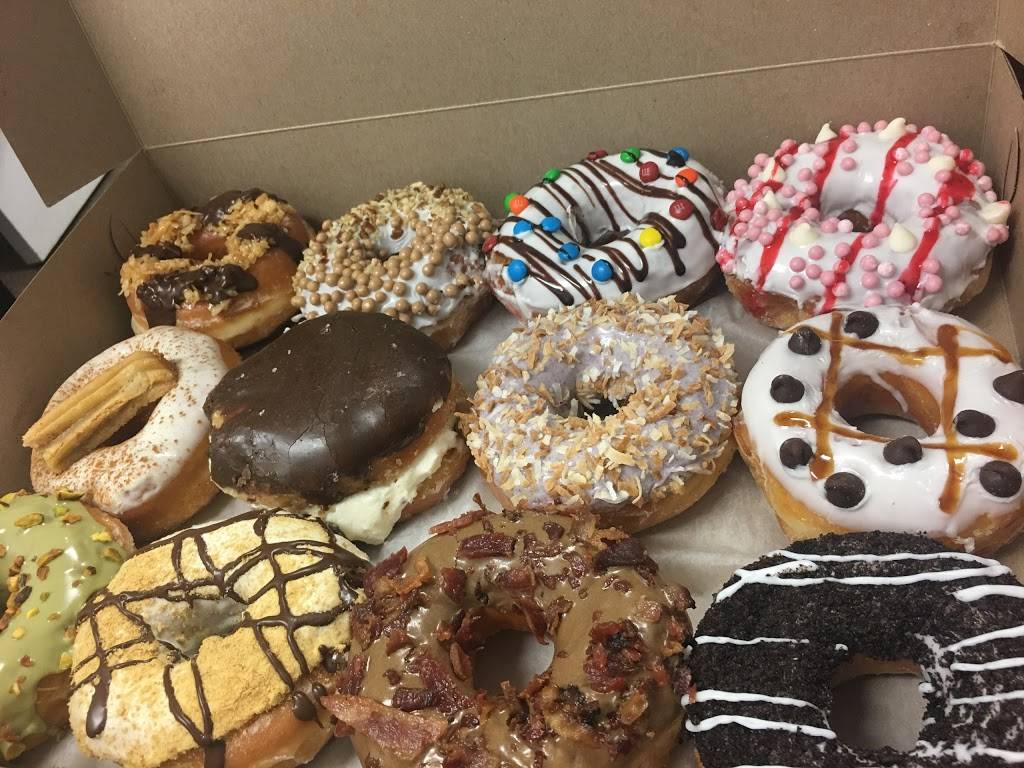 Glaze Doughnuts | bakery | 6545 S Fort Apache Rd #130, Las Vegas, NV 89148, USA | 7022462888 OR +1 702-246-2888