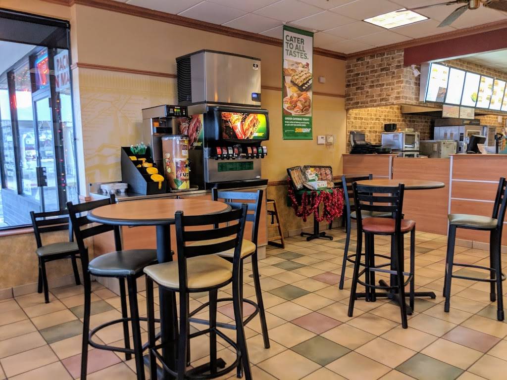 Subway Restaurants | restaurant | 1588 Algonquin Rd, Hoffman Estates, IL 60192, USA | 8479349989 OR +1 847-934-9989