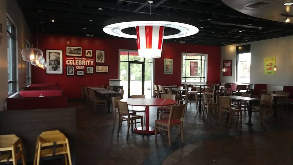 KFC | restaurant | 4301 Charlestown Rd, New Albany, IN 47150, USA | 8129452121 OR +1 812-945-2121