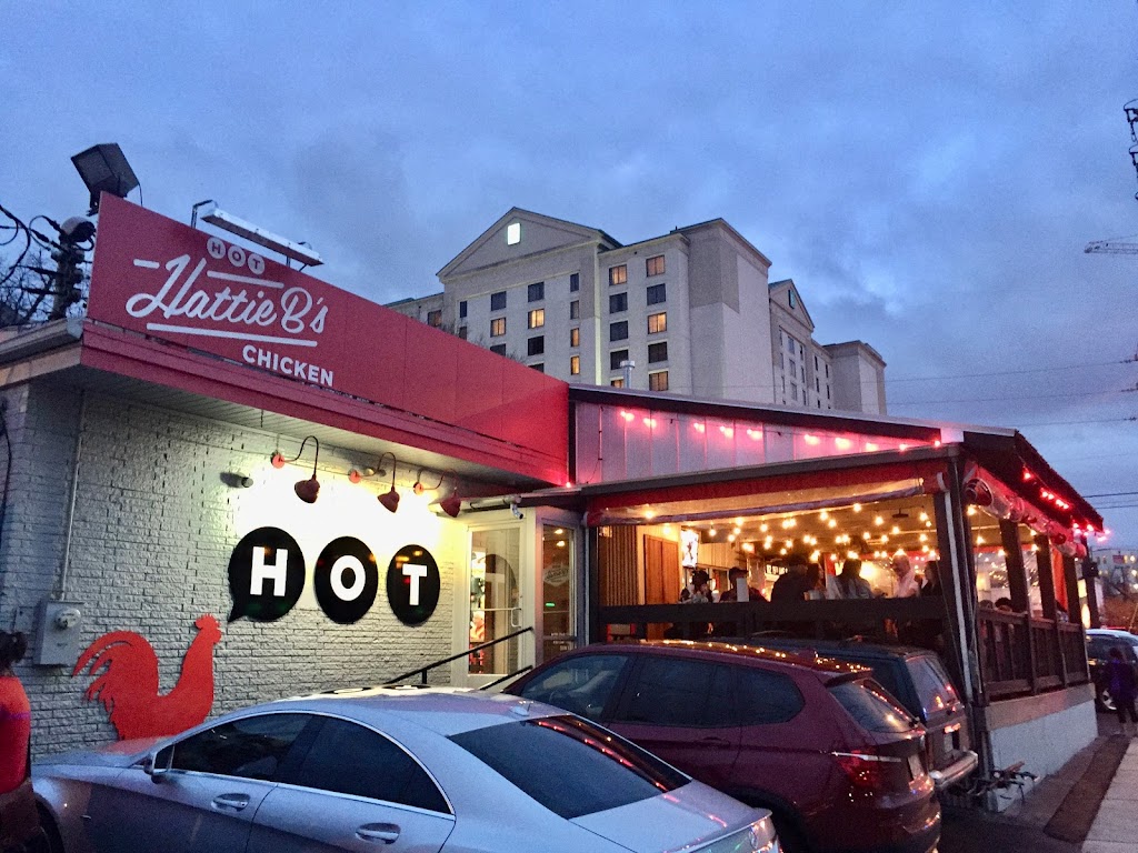 Hattie Bs Hot Chicken - Nashville - Midtown | restaurant | 112 19th Ave S, Nashville, TN 37203, USA | 6158025700 OR +1 615-802-5700