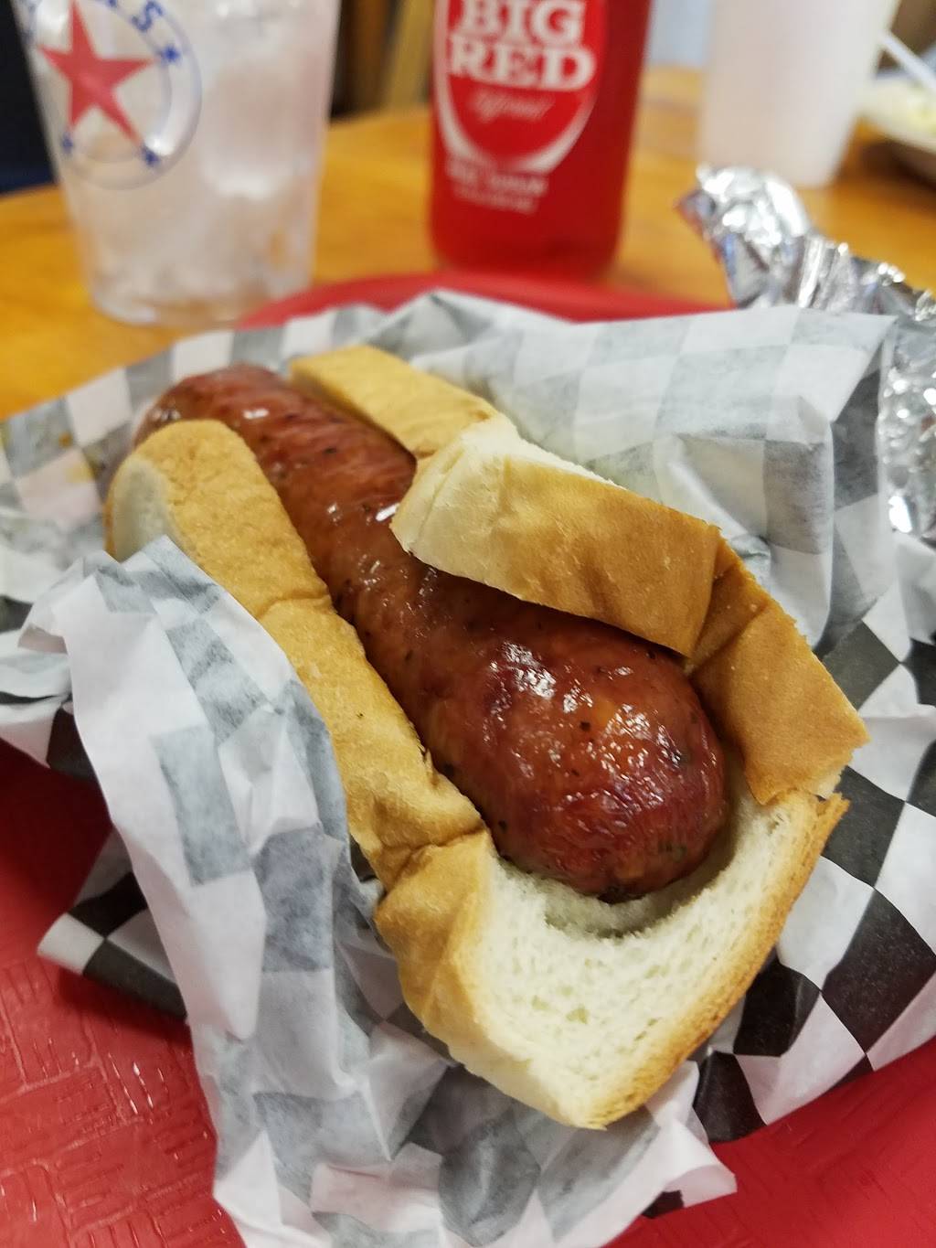 Vics Bar-B-Que | restaurant | 3502 Burleson Rd, Austin, TX 78741, USA | 5124454250 OR +1 512-445-4250