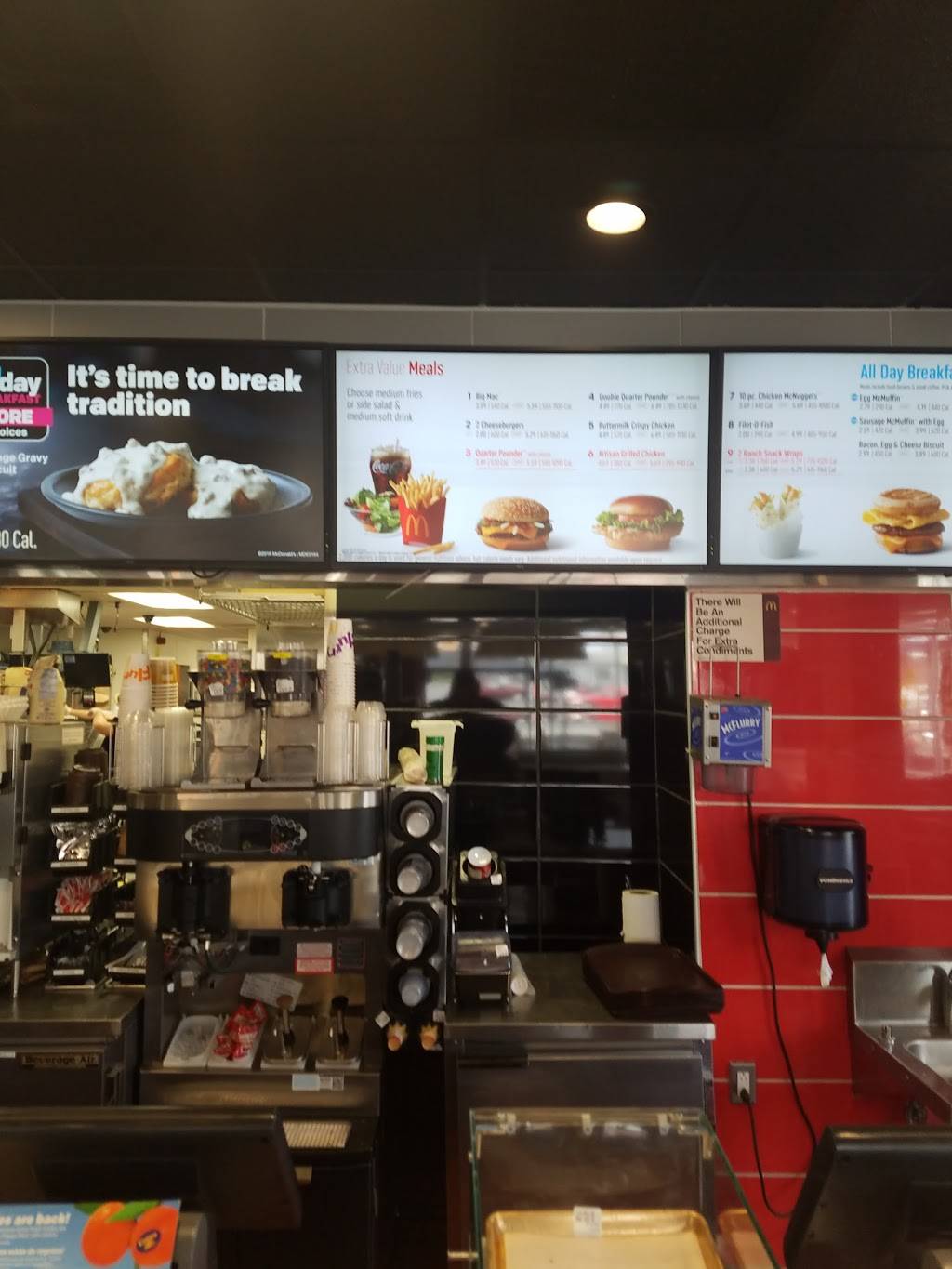 McDonalds | cafe | 555 Bluefield Ave, Bluefield, WV 24701, USA | 3043275828 OR +1 304-327-5828