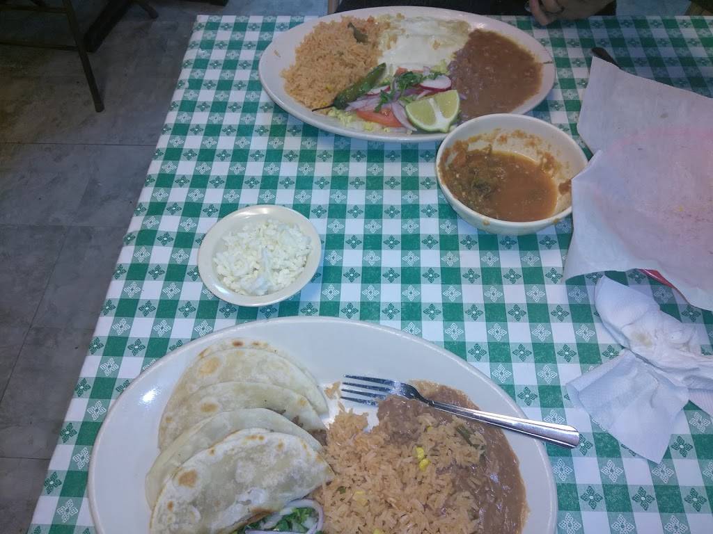 Vickys Restaurant | restaurant | 3201 E Jefferson St, Grand Prairie, TX 75051, USA | 9722370244 OR +1 972-237-0244