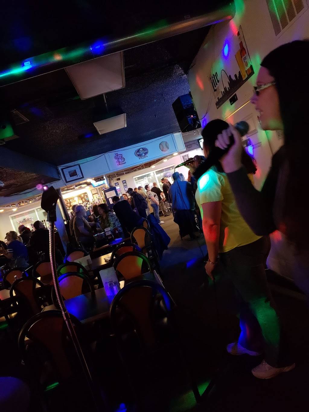 Keetons Double Play | restaurant | 4944 Christy Blvd, St. Louis, MO 63116, USA | 3143516000 OR +1 314-351-6000