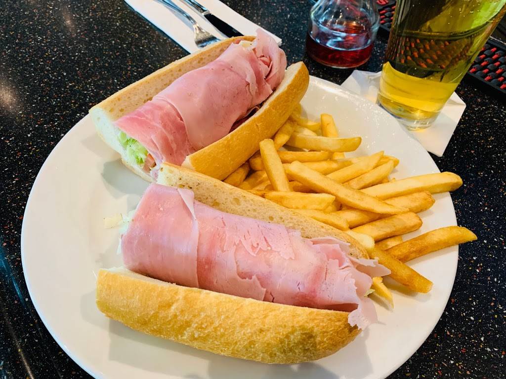 Giordanos Bar & Grill | restaurant | 633 E Cypress St, Kennett Square, PA 19348, USA | 6104445733 OR +1 610-444-5733