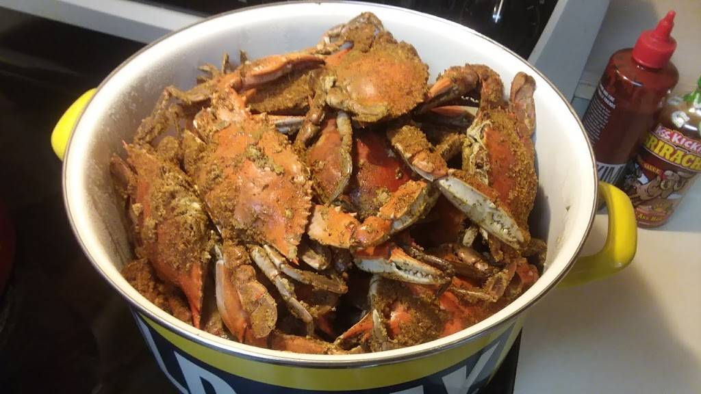 Salty Dogs Crab House Inc | restaurant | 4011 North Point Blvd, Dundalk, MD 21222, USA | 4103880515 OR +1 410-388-0515
