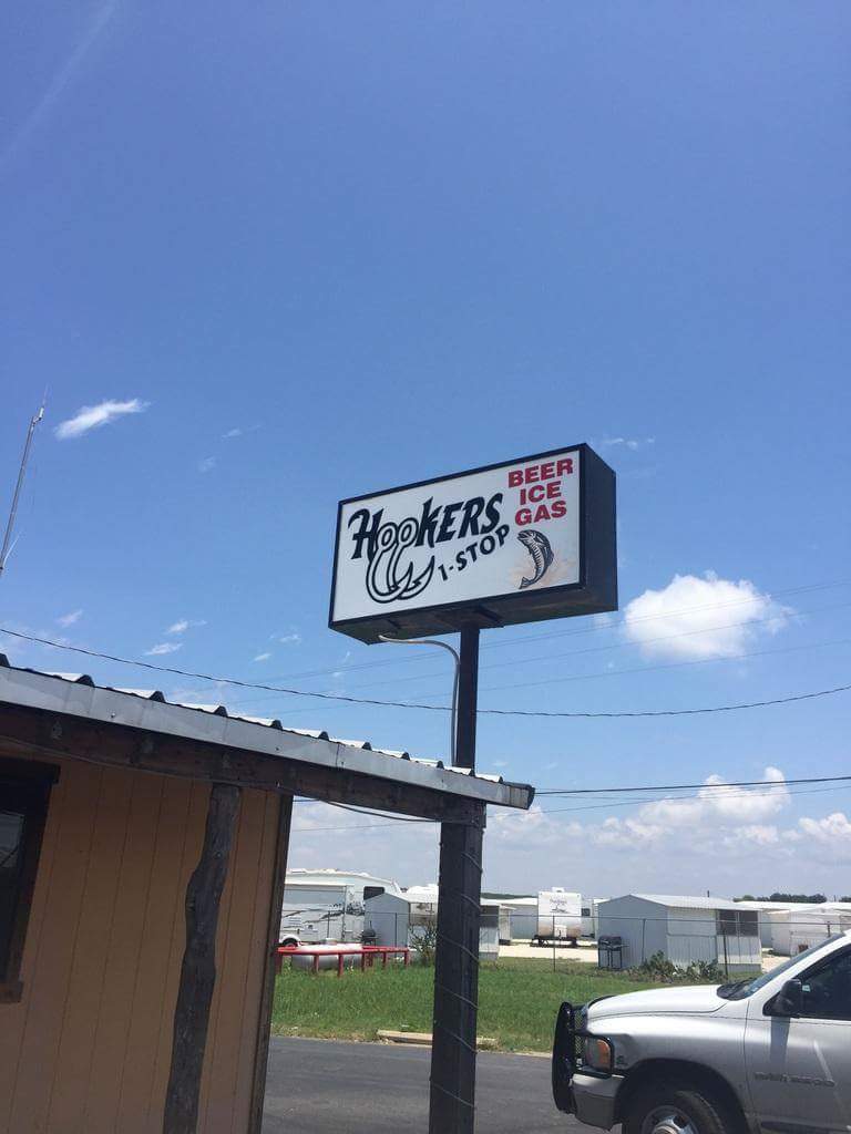 Hookers 1 Stop | restaurant | 7116 HCR 1, Del Rio, TX 78840, USA | 8307683616 OR +1 830-768-3616
