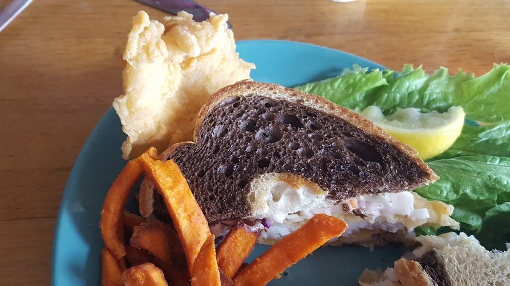 Captains Cove | restaurant | 1134 N 27th Rd, Ottawa, IL 61350, USA | 8154340881 OR +1 815-434-0881