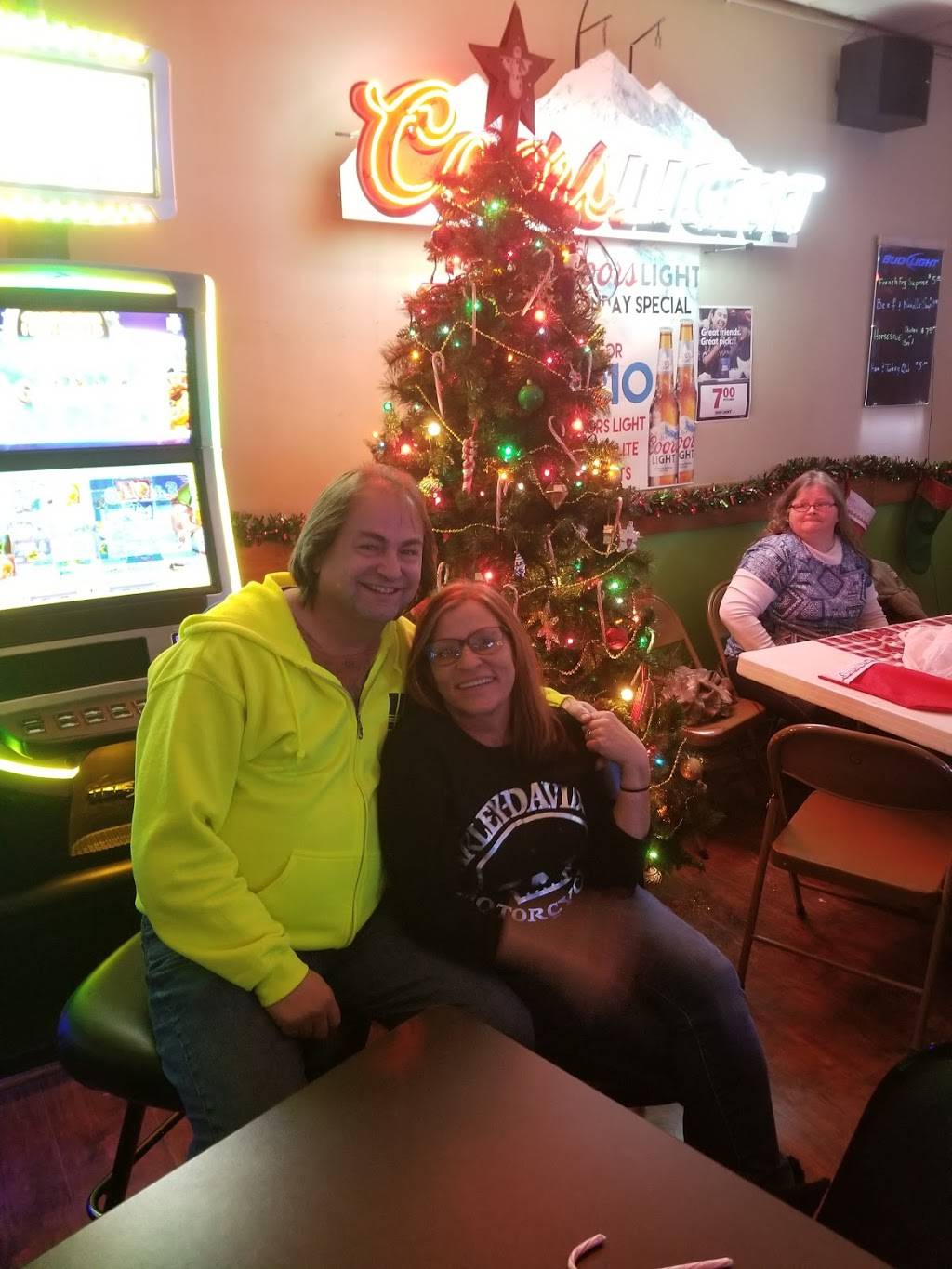 Elliotts Satellite Tavern | restaurant | 2001 E Main St, Danville, IL 61832, USA | 2174747838 OR +1 217-474-7838