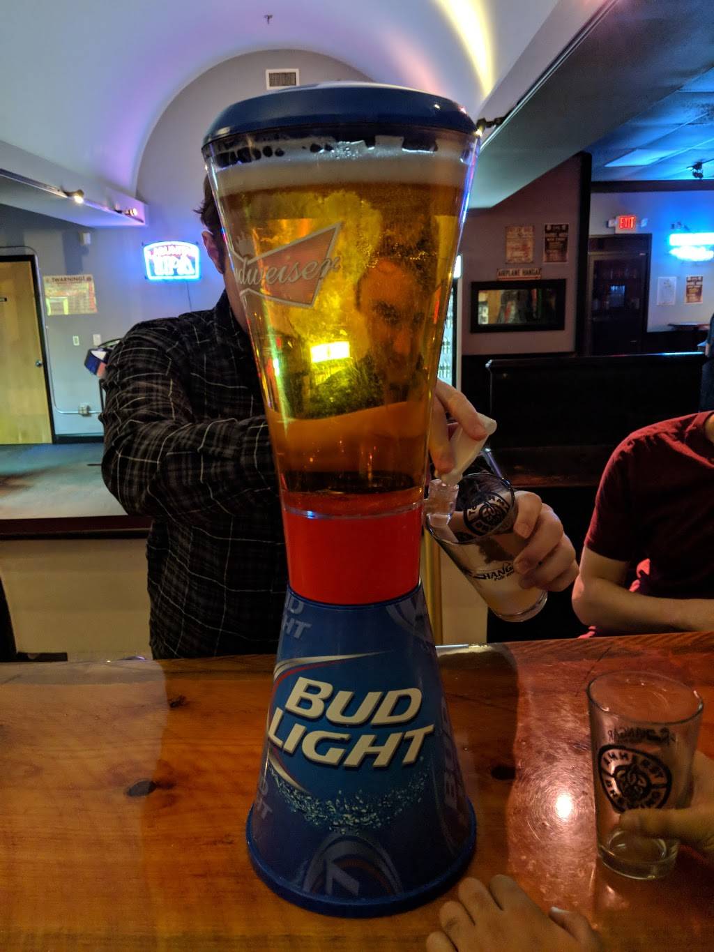 Hangar Pub And Grill | restaurant | 10 University Drive, Brewery, Amherst, MA 01002, USA | 4132534400 OR +1 413-253-4400