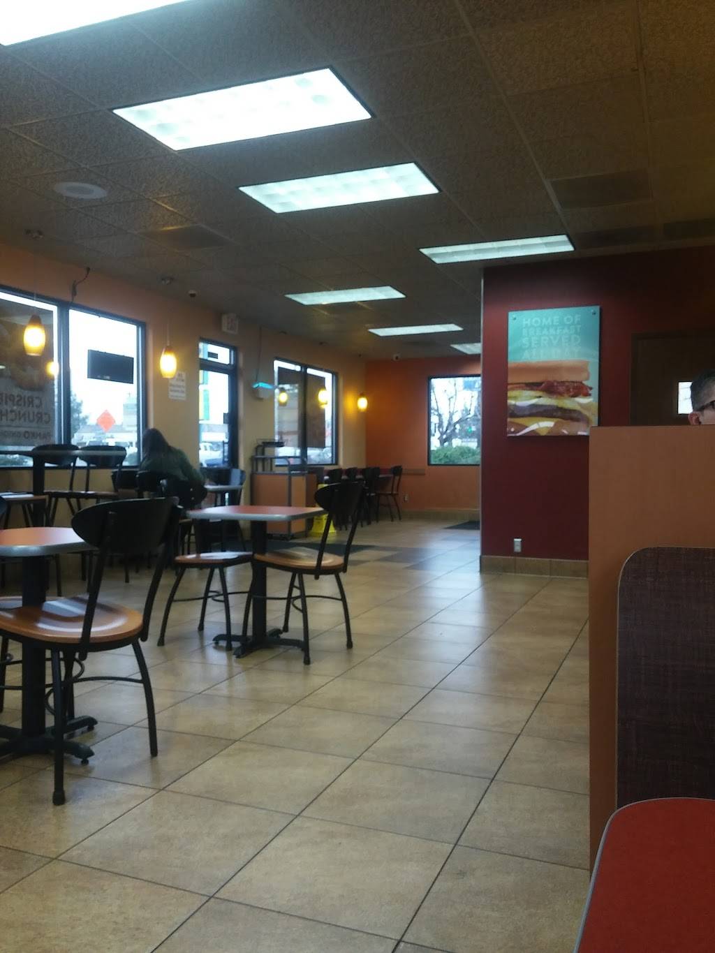 Jack in the Box | restaurant | 6720 N Blackstone Ave, Fresno, CA 93710, USA | 5594322826 OR +1 559-432-2826
