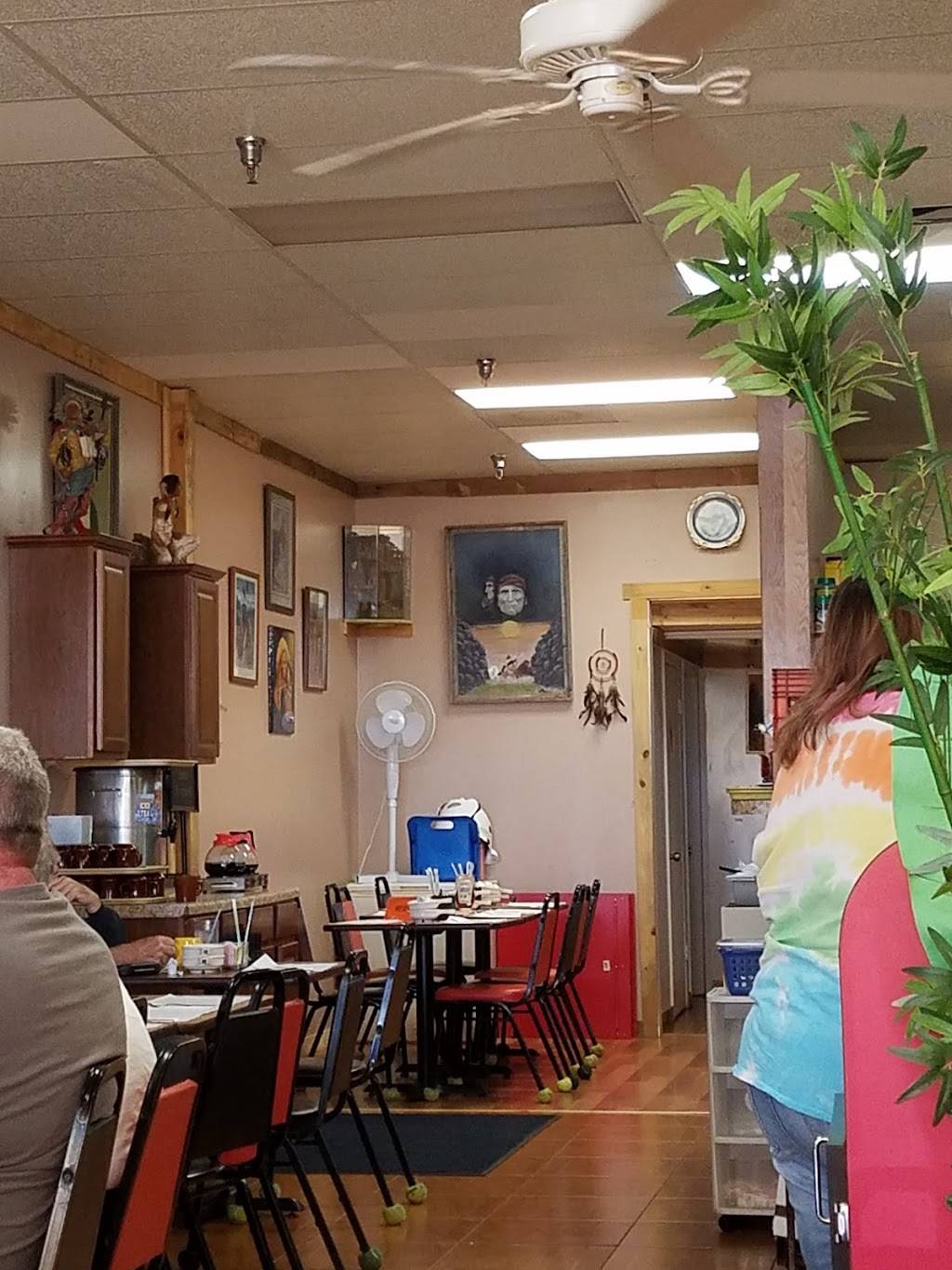 Geronimos Grill Tavares | restaurant | 359 E Burleigh Blvd, Tavares, FL 32778, USA | 3527427432 OR +1 352-742-7432