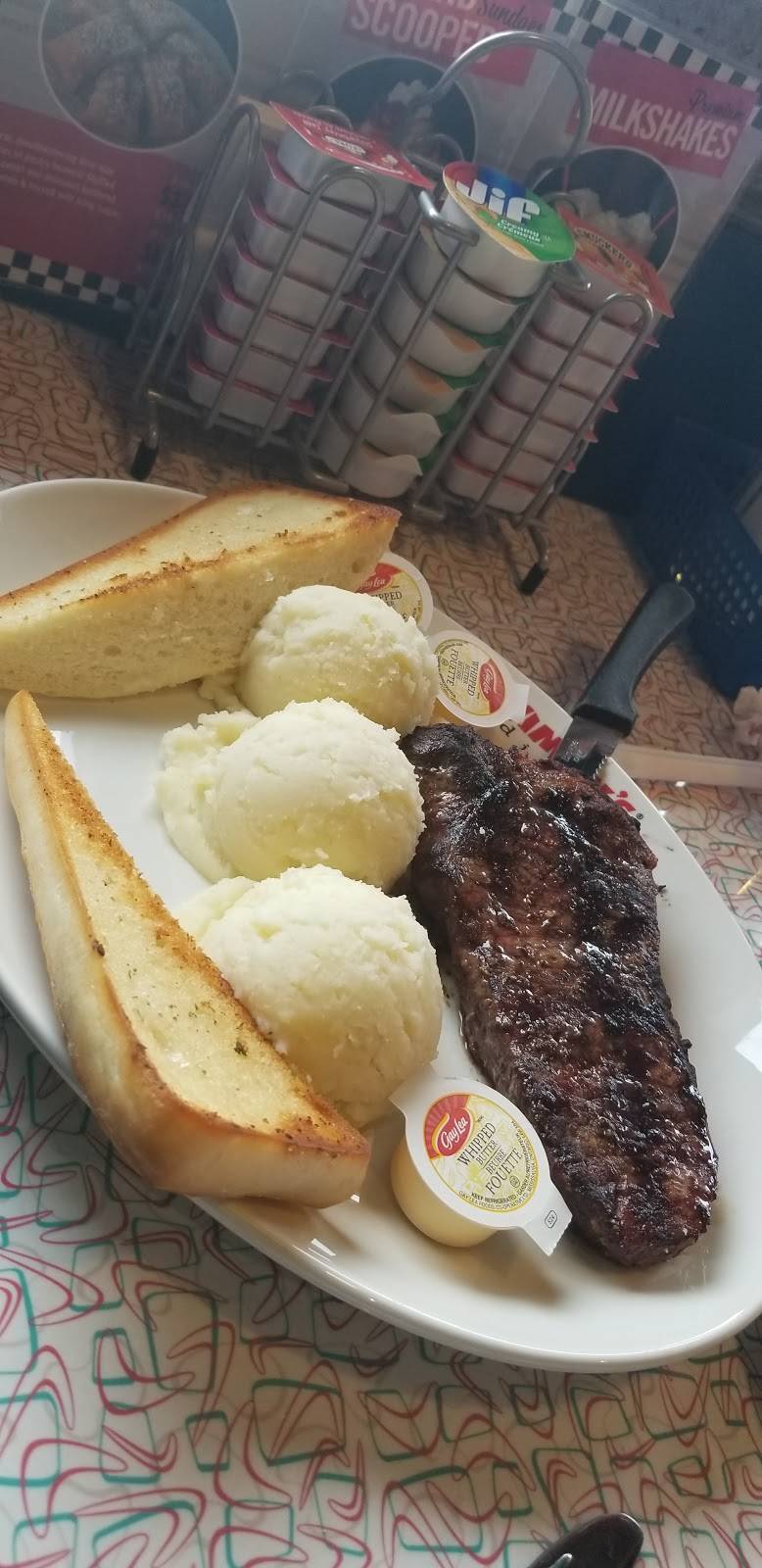 Wimpys Diner | restaurant | 1268 Simcoe St N, Oshawa, ON L1G 4X1, Canada | 9054337009 OR +1 905-433-7009