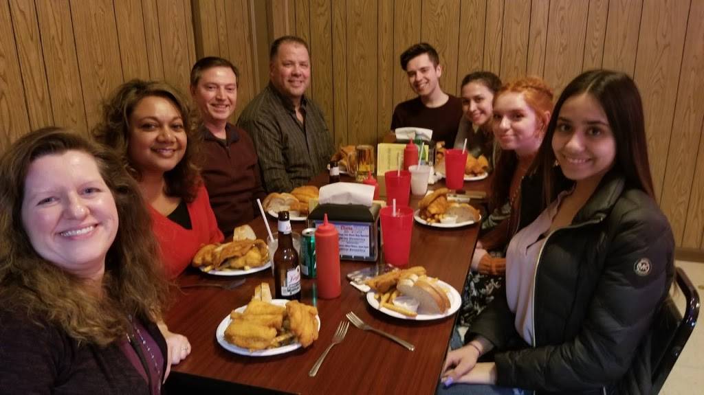 B&D Village Inn | restaurant | 34414 Geneva Rd, Burlington, WI 53105, USA | 2625374719 OR +1 262-537-4719