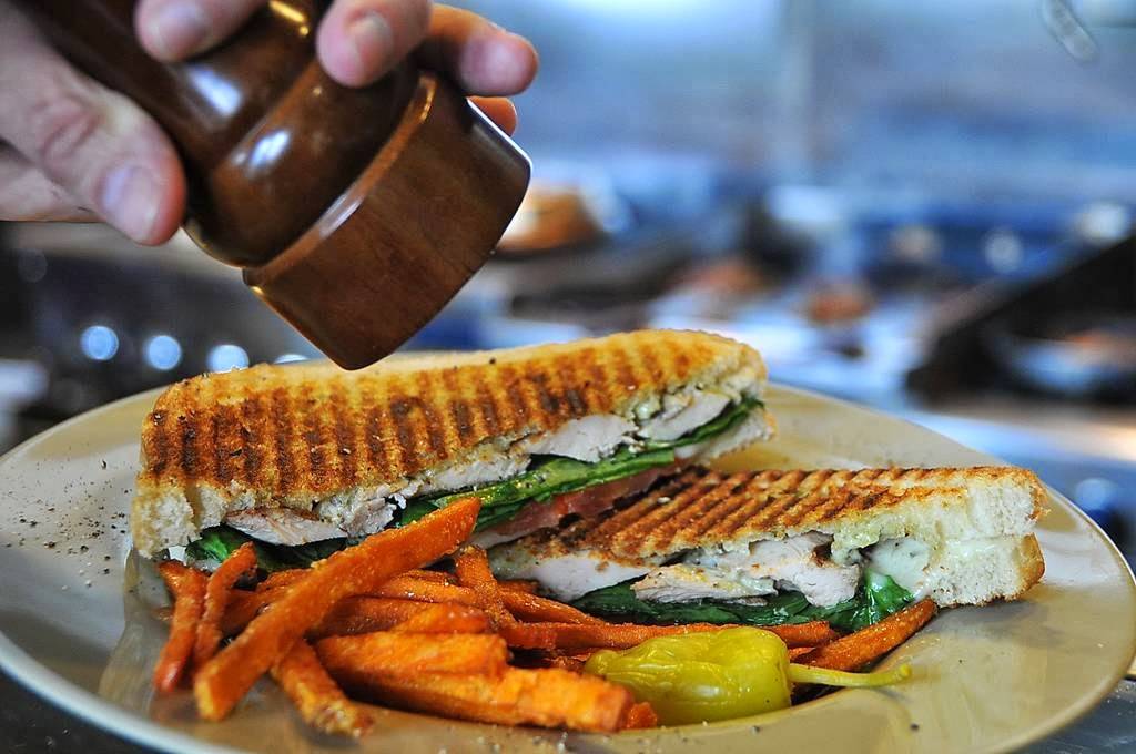 Mangia Bevi Café | cafe | 6363 S Fiddlers Green Cir, Greenwood Village, CO 80111, USA | 3037631980 OR +1 303-763-1980