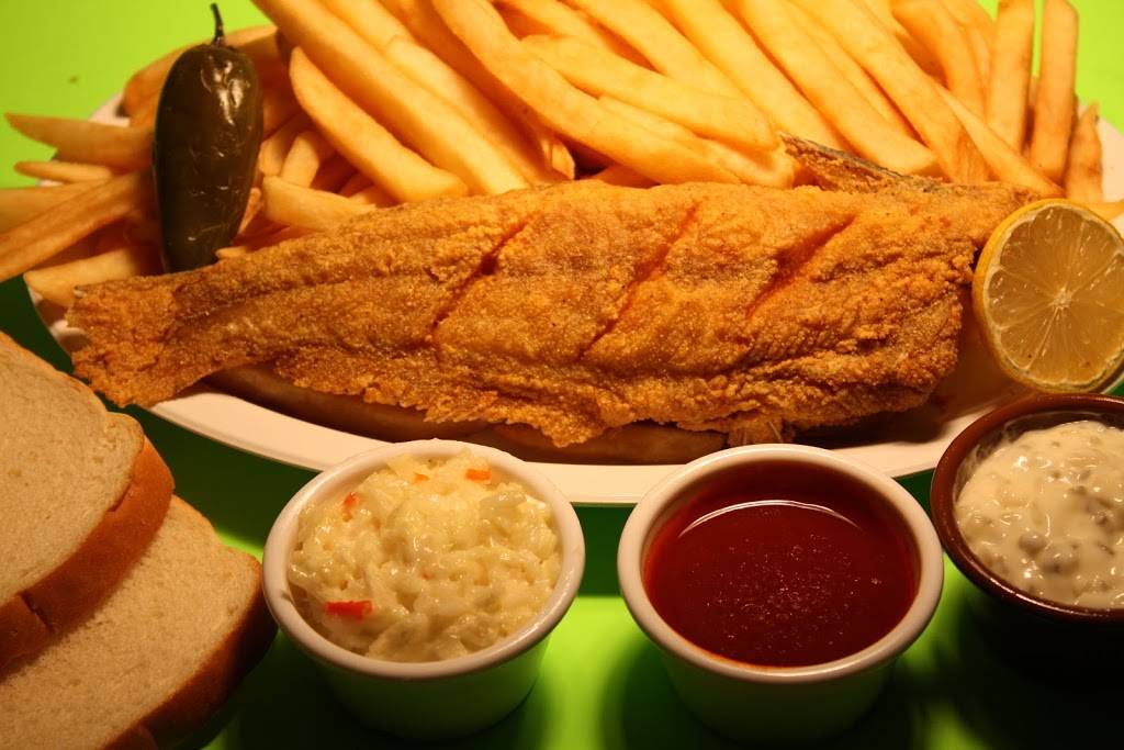 Jr fish and chicken | restaurant | 3541 Riverdale Rd, Memphis, TN 38115, USA | 9013056490 OR +1 901-305-6490