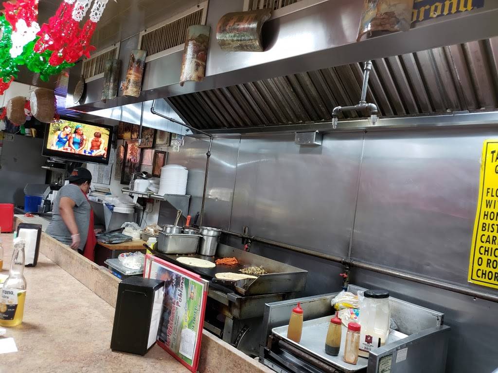 Taqueria Panaderia La Mixteca Poblana | restaurant | 104 Victory Blvd, Staten Island, NY 10301, USA | 7187201221 OR +1 718-720-1221