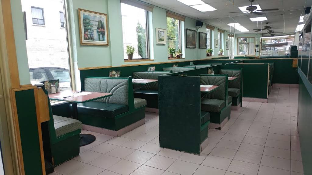 Hot dog à la canadienne | restaurant | 4353 Rue Bélanger, Montréal, QC H1T 1B1, Canada | 5147297111 OR +1 514-729-7111