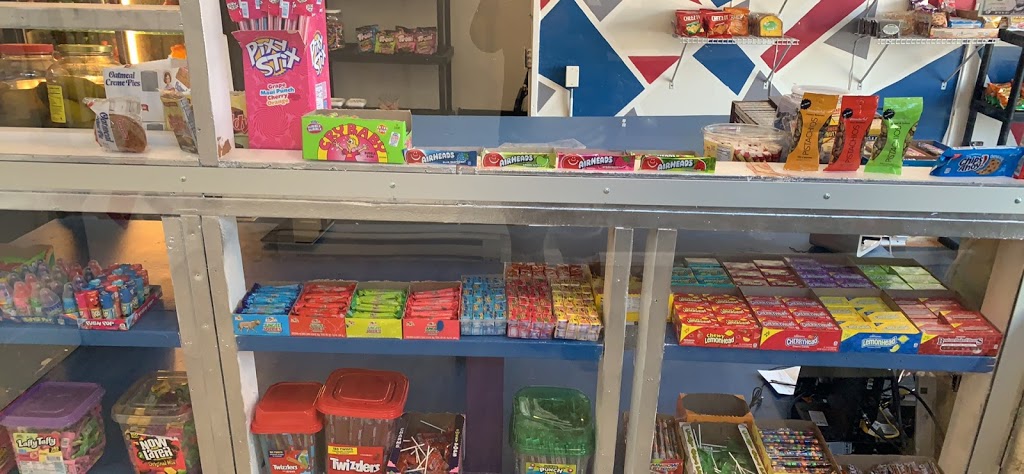 PhattyCakez Snack Shop | meal takeaway | 3226 N Newstead Ave, St. Louis, MO 63115, USA | 3144650620 OR +1 314-465-0620