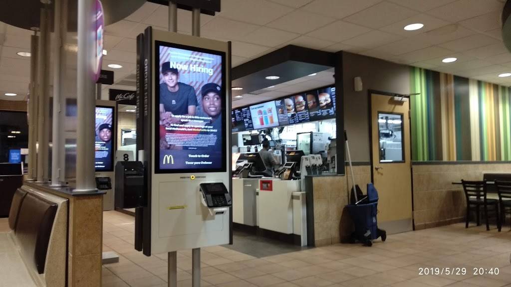 McDonalds | cafe | 615 N Fed Hwy, Fort Pierce, FL 34950, USA | 7724668481 OR +1 772-466-8481