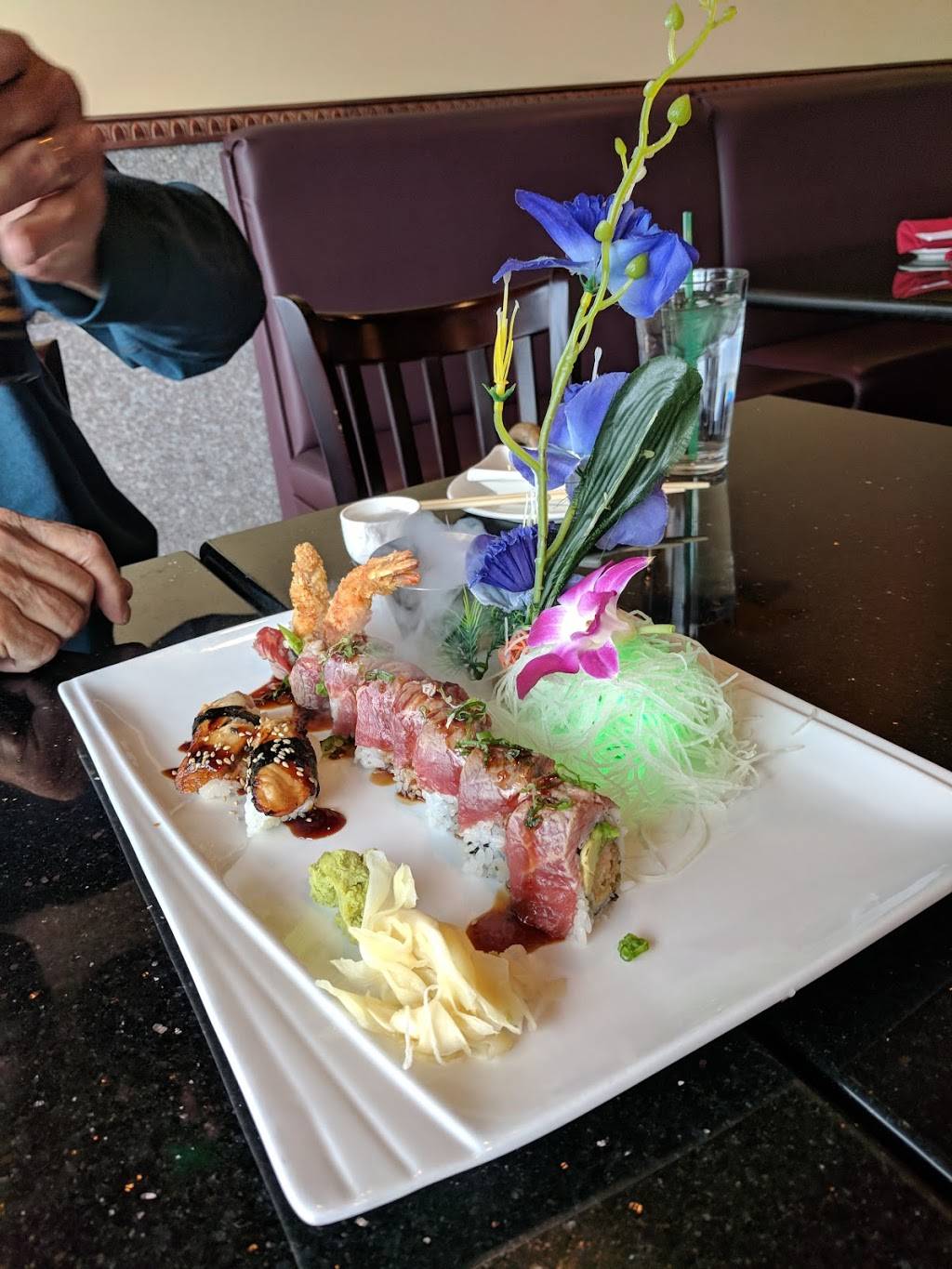 Mika Sushi | restaurant | 12650 W 64th Ave B2, Arvada, CO 80004, USA | 3034321938 OR +1 303-432-1938