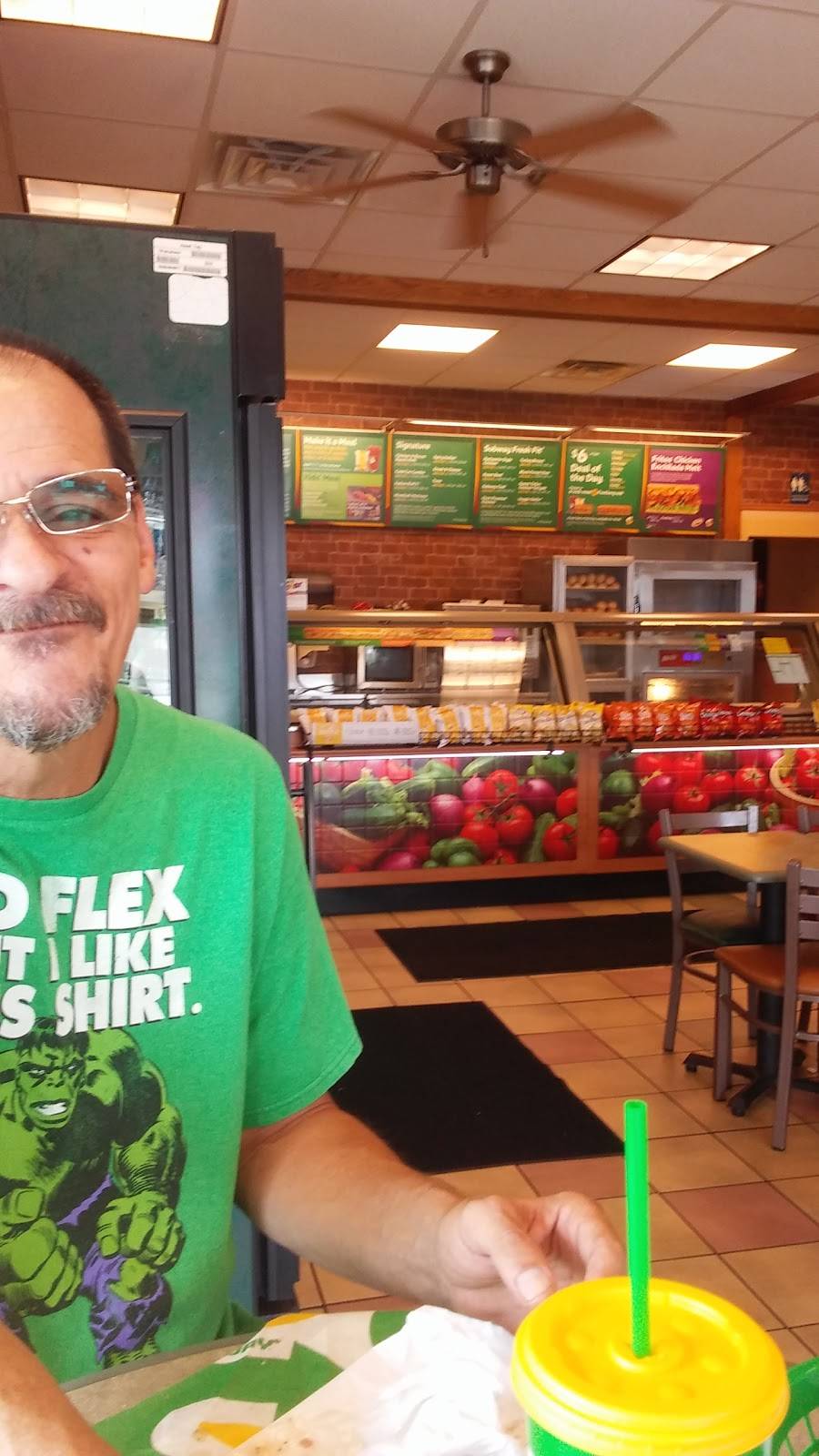 Subway | restaurant | 3107 Navarre Ave, Oregon, OH 43616, USA | 4196937827 OR +1 419-693-7827