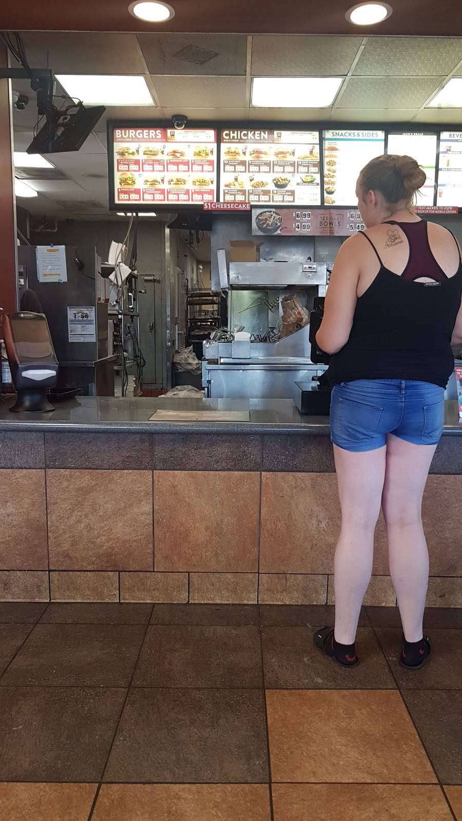 Jack in the Box | restaurant | 2163 Madison Ave, Granite City, IL 62040, USA | 6184525847 OR +1 618-452-5847