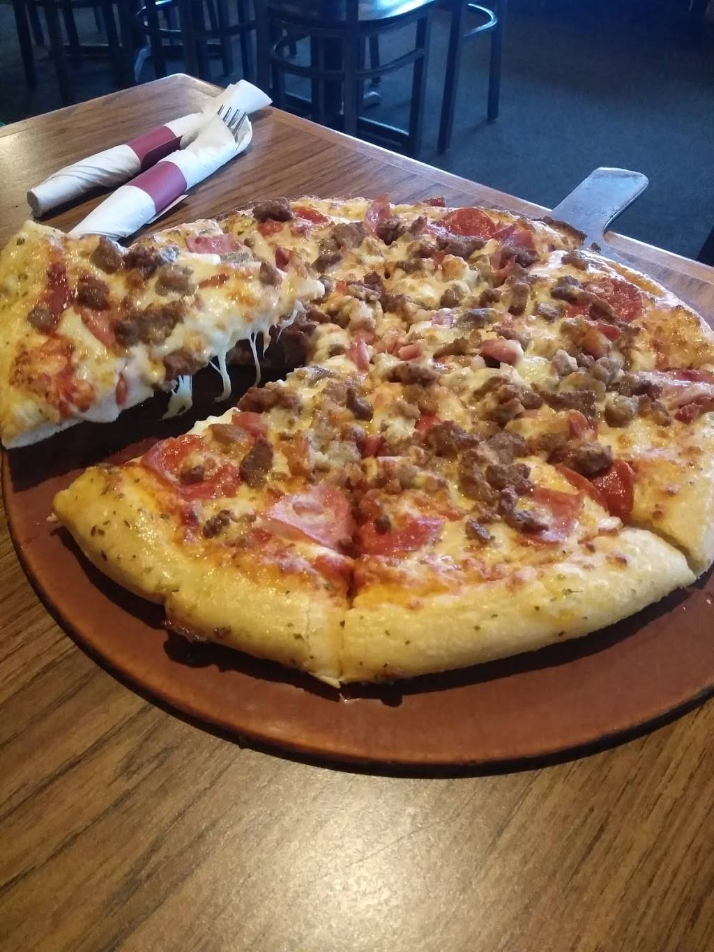 Pizza Hut | meal takeaway | 3199 Bay Rd, Saginaw, MI 48603, USA | 9897903390 OR +1 989-790-3390