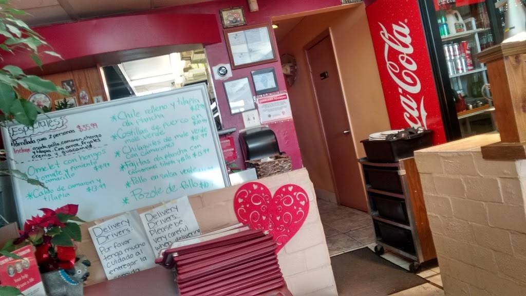 Restaurante Cuetzala Gro | restaurant | 7360 N Clark St, Chicago, IL 60626, USA | 7732629417 OR +1 773-262-9417