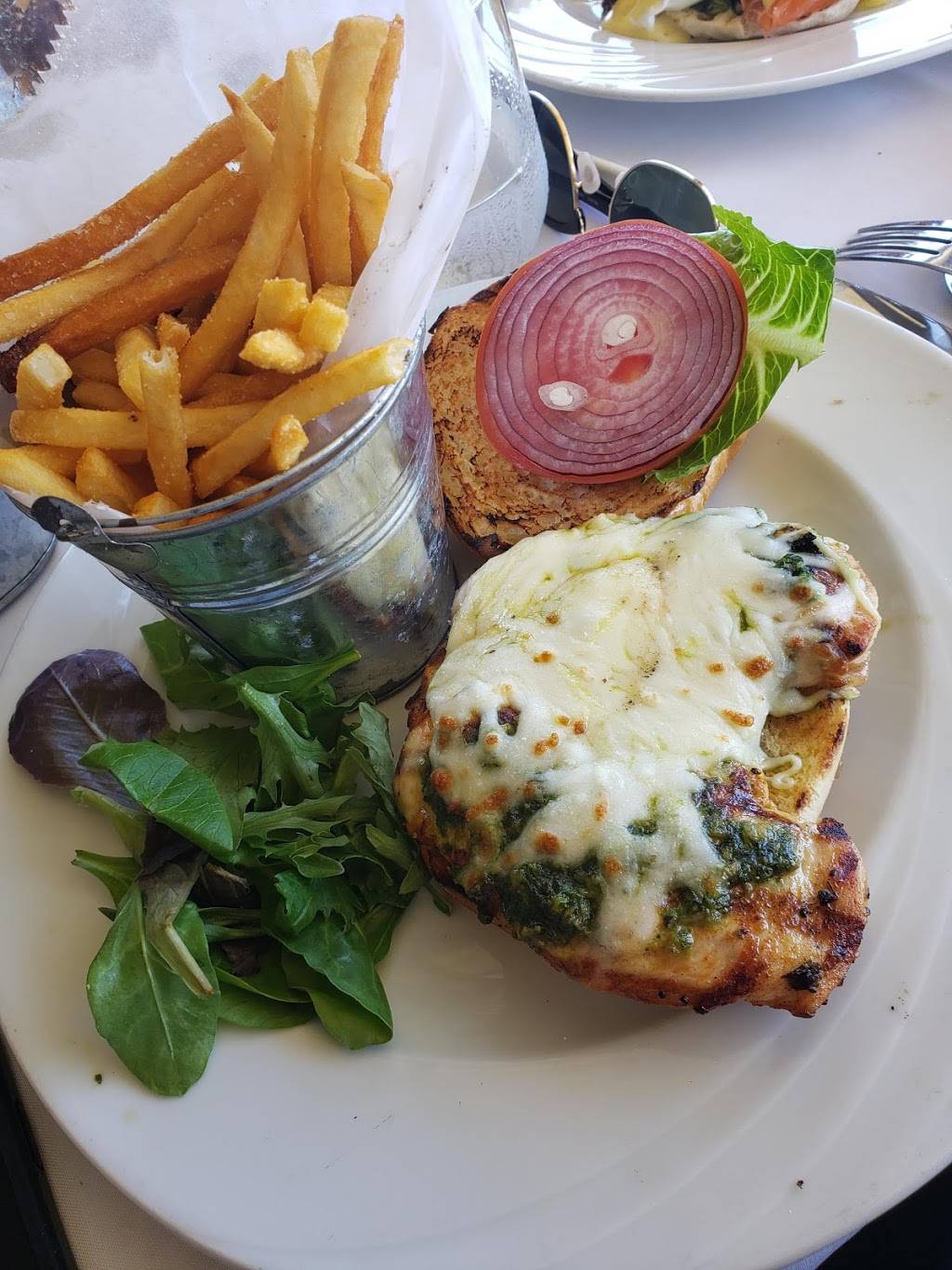 Blue Bar Grill | restaurant | 1960 S Ocean Dr, Hallandale Beach, FL 33009, USA | 9542512658 OR +1 954-251-2658