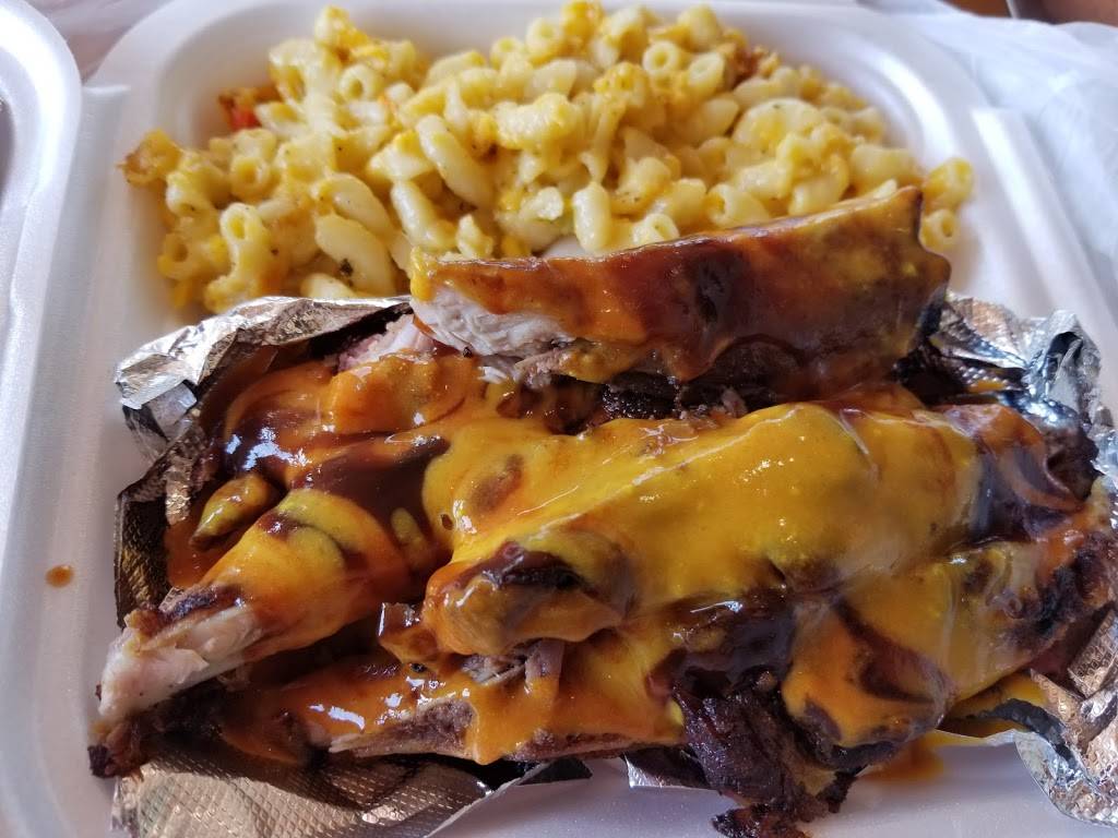 McCrays Backyard Bar-B-Q and Seafood | restaurant | 1521 45th St, Riviera Beach, FL 33407, USA | 5613703216 OR +1 561-370-3216