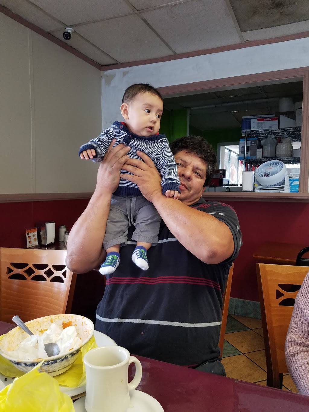 Costa Azul Restaurant | restaurant | 5615 Whittier Blvd, Los Angeles, CA 90022, USA | 3234907305 OR +1 323-490-7305