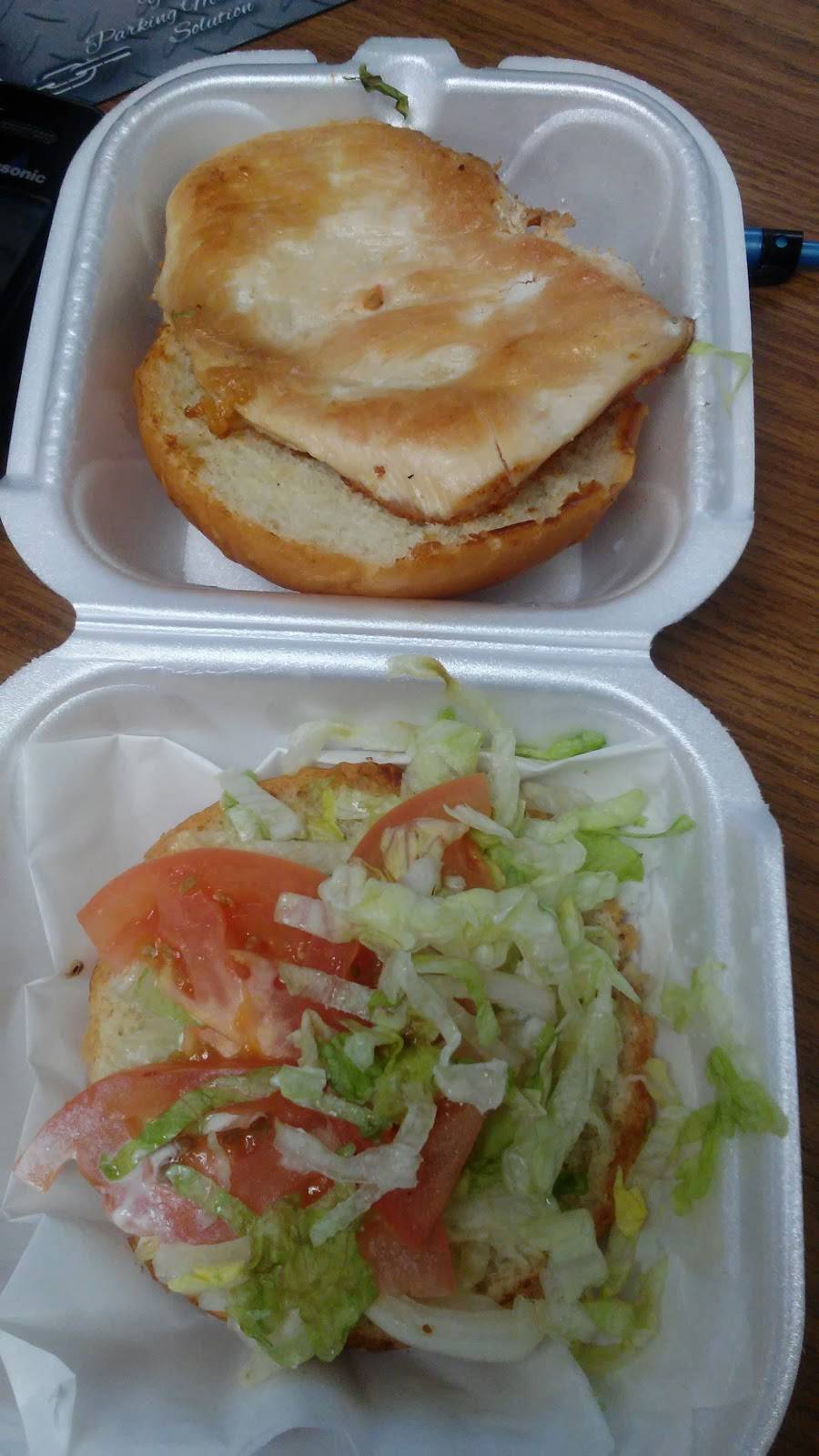 Chubbys Cheesesteaks Bayshore | restaurant | 430 W Silver Spring Dr, Glendale, WI 53217, USA | 4149629999 OR +1 414-962-9999