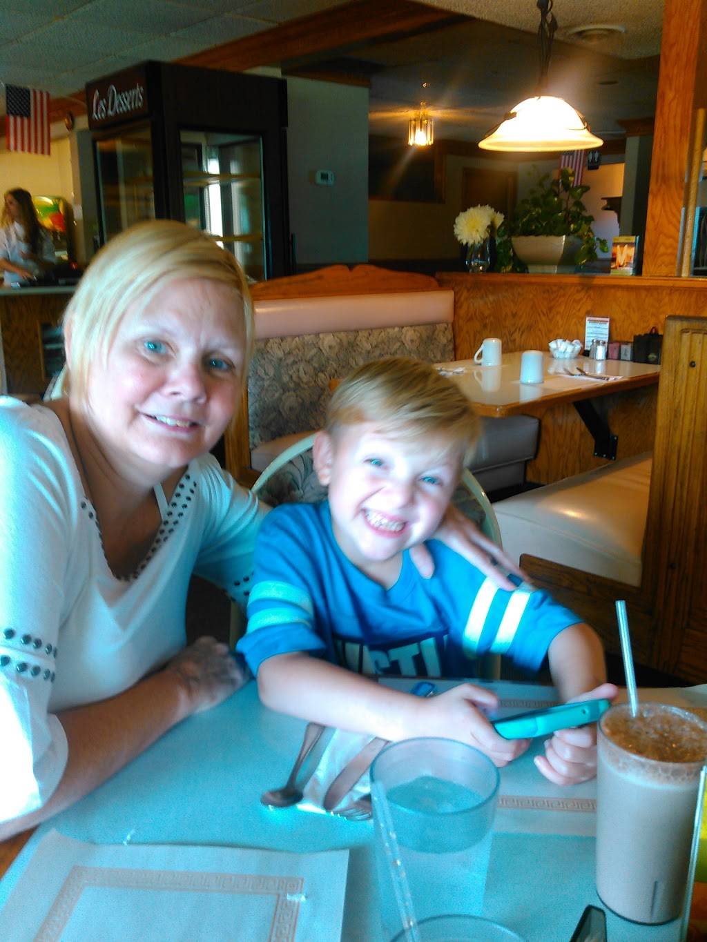 Market Place Cafe | restaurant | 3570 E Puetz Rd, Oak Creek, WI 53154, USA | 4147626222 OR +1 414-762-6222