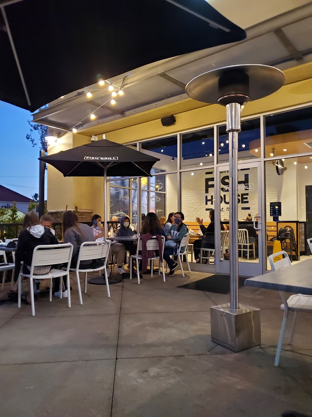 California Fish Grill | restaurant | 3809 E Foothill Blvd, Pasadena, CA 91107, USA | 6265873600 OR +1 626-587-3600