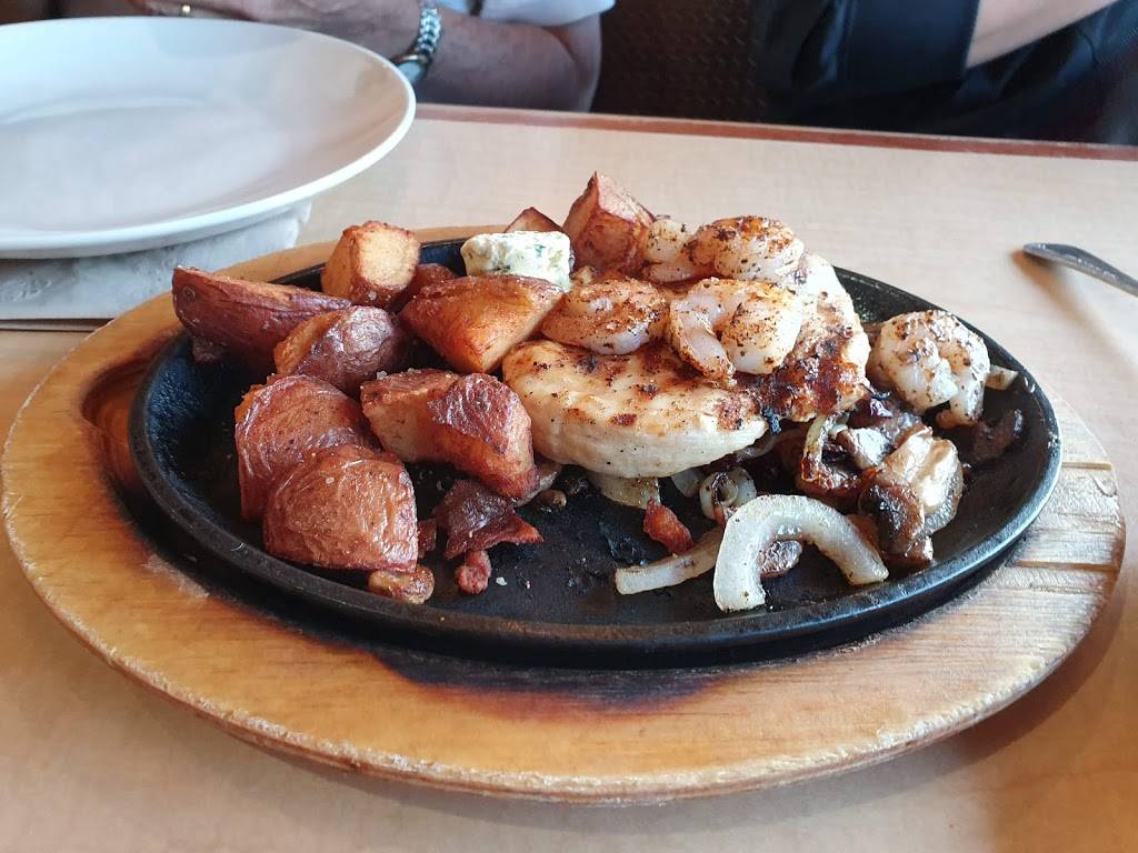 Applebees Grill + Bar | restaurant | 2500 4th St SW, Waverly, IA 50677, USA | 3193529240 OR +1 319-352-9240