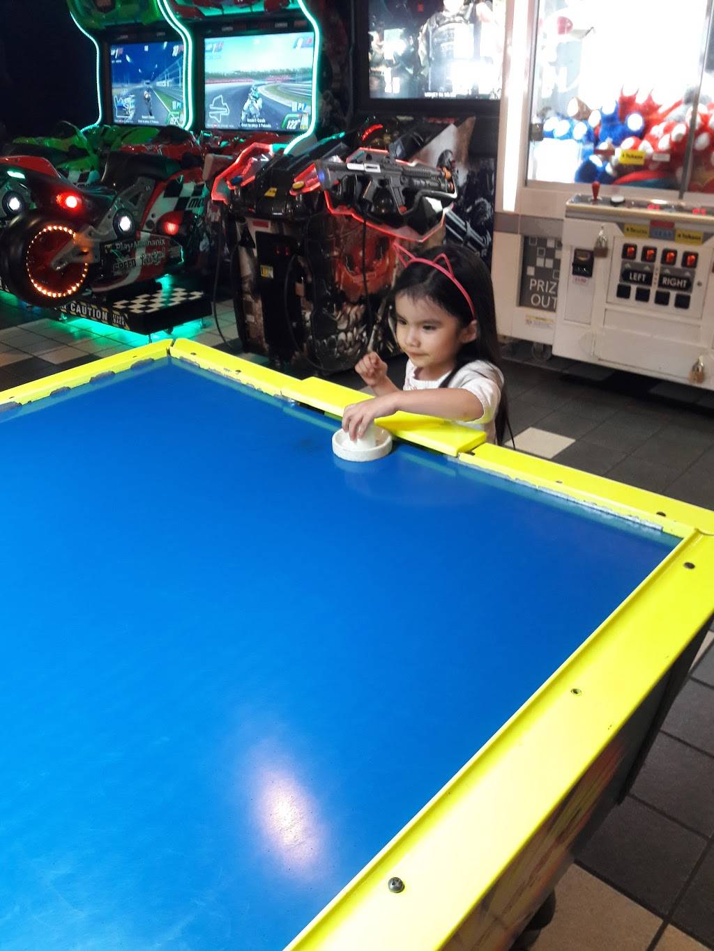 Cinemark Hollywood USA Movies 15 | meal takeaway | 4040 S Shiloh Rd, Garland, TX 75041, USA | 9728401026 OR +1 972-840-1026