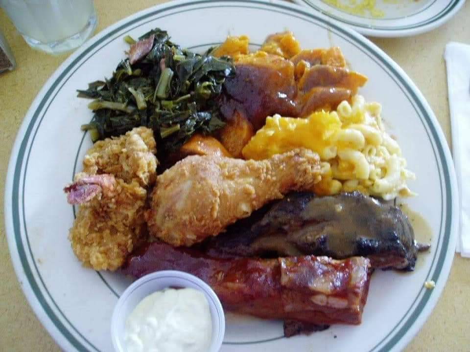 Big Daddys BBQ and Soul Food | restaurant | 2005 N 32nd St, Milwaukee, WI 53208, USA | 4147588602 OR +1 414-758-8602
