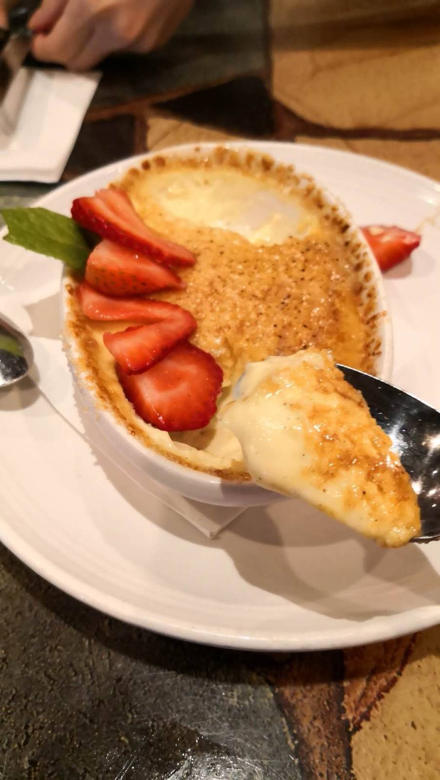 Carrabbas Italian Grill | restaurant | 3441 Century Center St SW, Grandville, MI 49418, USA | 6162613020 OR +1 616-261-3020